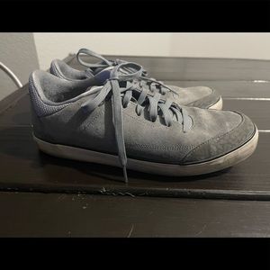 Mens Jordan’s sneakers Sz 9